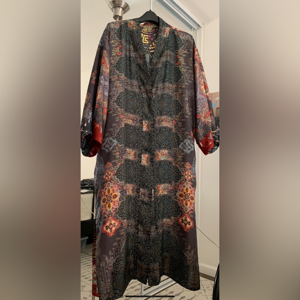 100% silk Johnny Was kimono, no tag, brand new, never been worn. Size L